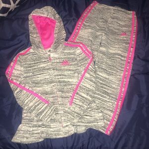 Girls adidas velour track suit EUC!!!